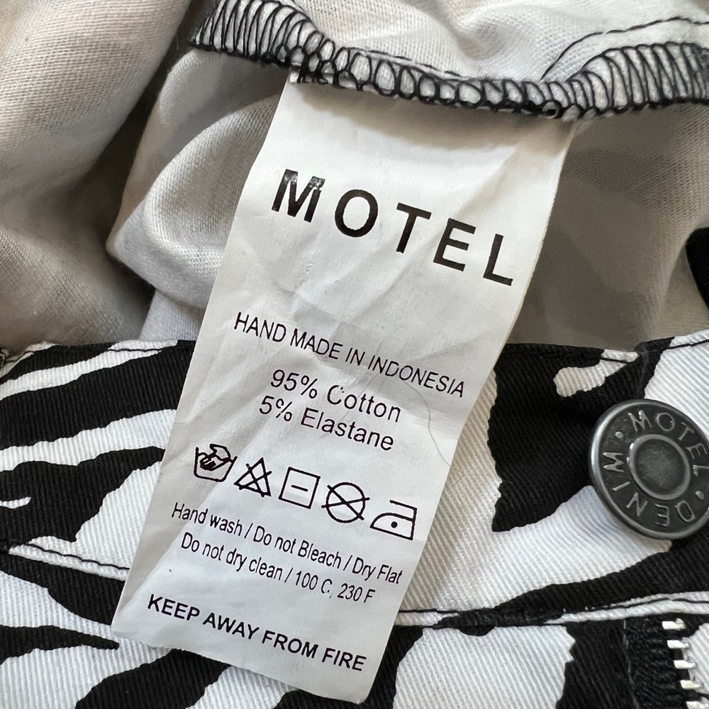 MOTEL ROCKS Woven Trouser in 90s Zebra | XS - Picture 8 of 9